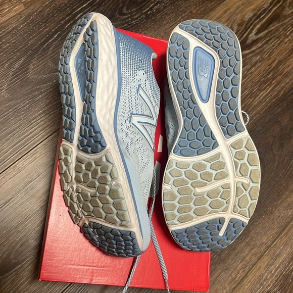 New Balance Fresh Foam 680. Size 8.5 wide - Picture 3 of 7